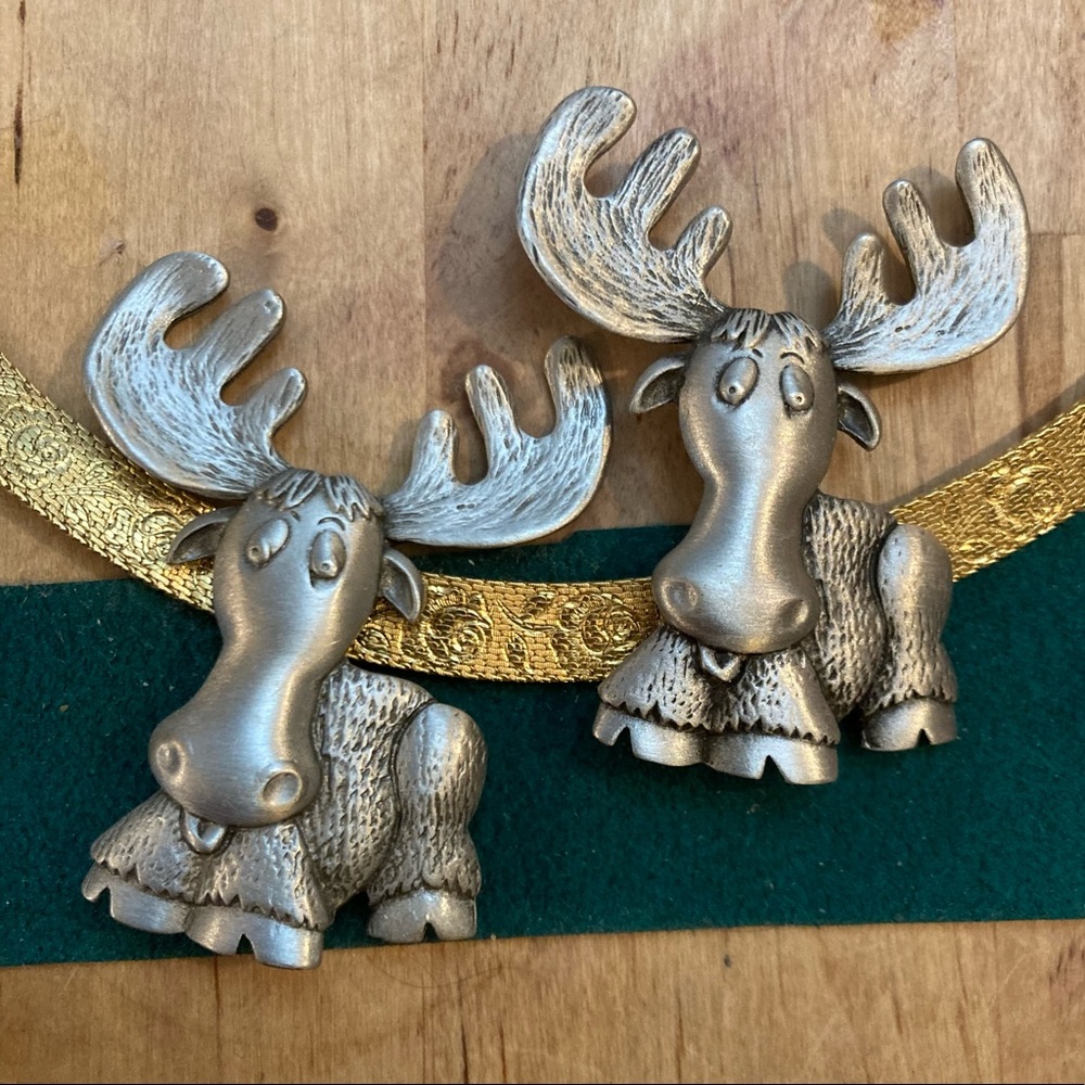 JJ Jonette Jewelry Moose Brooch 2.2” pewter Like New!
